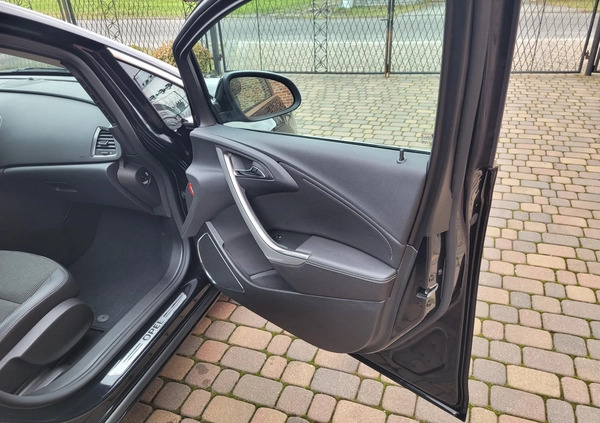 Opel Astra cena 26900 przebieg: 176000, rok produkcji 2010 z Sławno małe 436